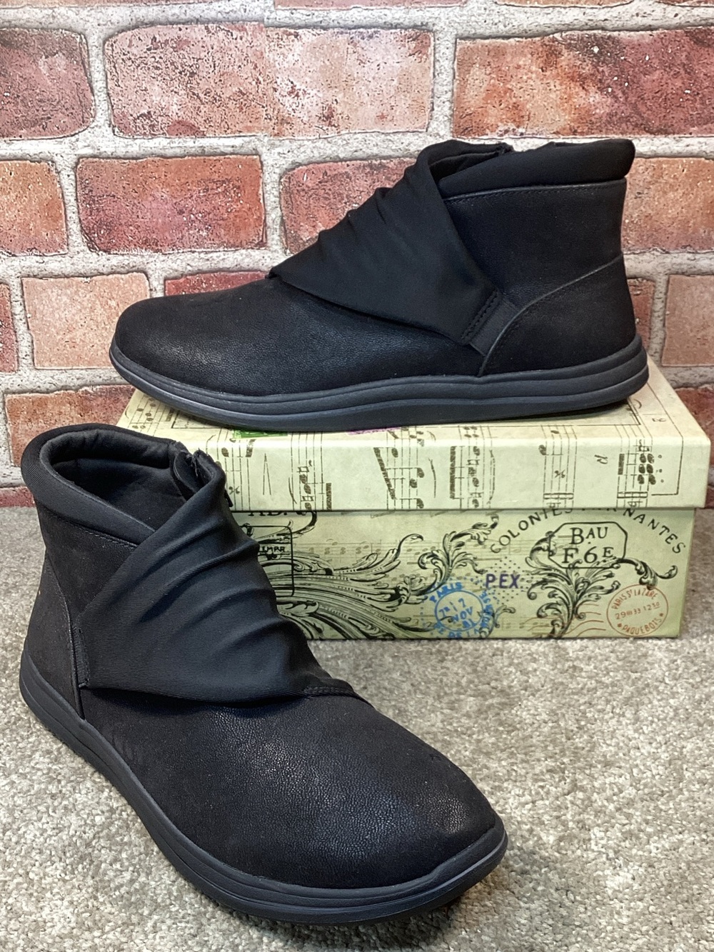 Clarks Cloudsteppers Breeze Dusk Womens ankle boots size 8.5 Wide